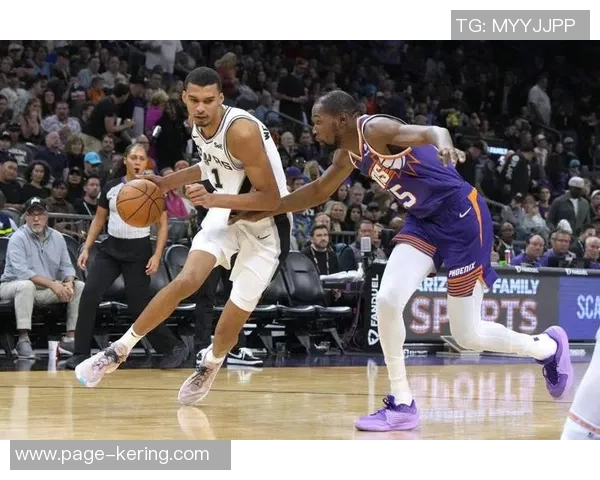 文班亚马新秀赛季表现惊艳场均20分10篮板3盖帽领跑联盟 文班亚马新秀赛季表现惊艳场均20分10篮板3盖帽领跑联盟